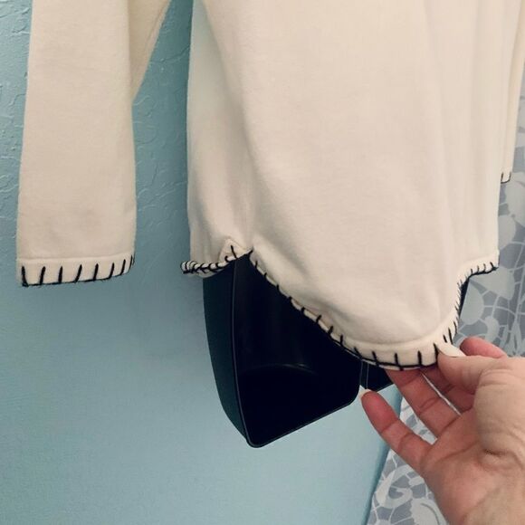 White Stag Boho Cream Floral Embroidered Knit Sweater Top. Size Large - Picture 10 of 11